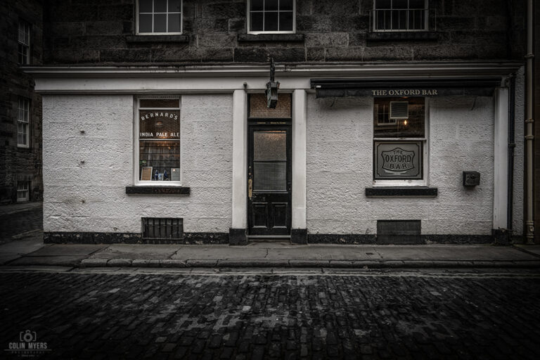 The Oxford Bar, Edinburgh (Facade Spot Colour)